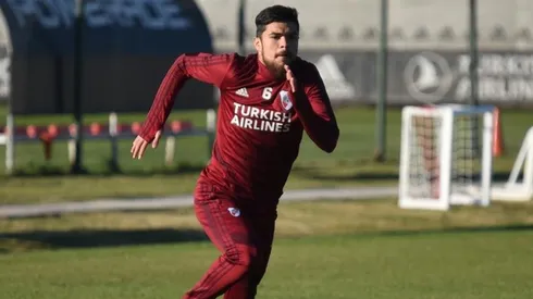 El chileno se concentra para conseguir el alta médica.