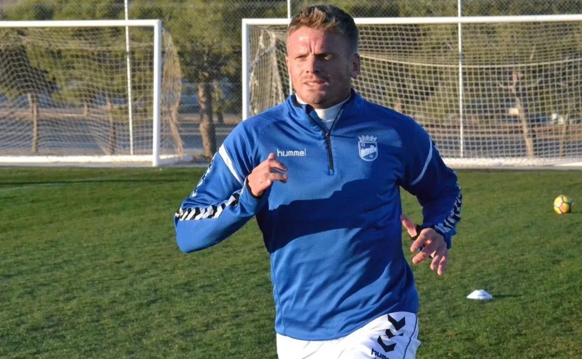 Nasuti con la indumentaria del Lorca, uno de los últimos clubes de su carrera.