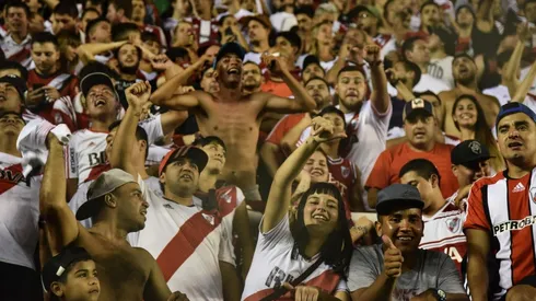 Los hinchas de River estrenaron una nueva canción en el duelo ante Banfield.