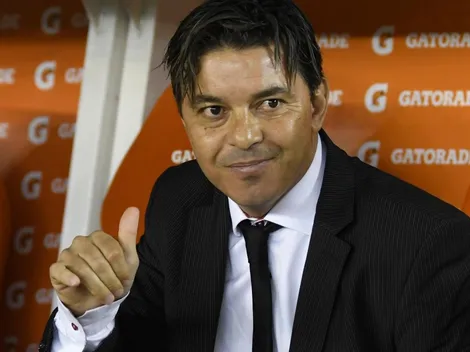 La formación de River contra Banfield