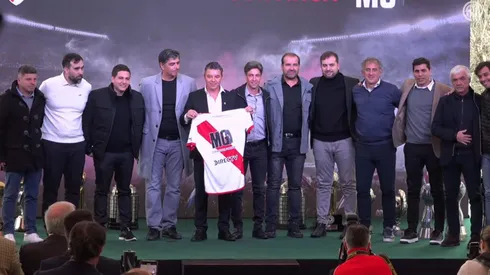 Gallardo junto a su cuerpo técnico.