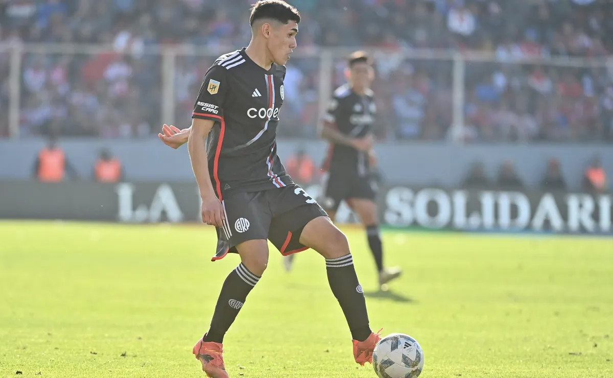 Lencina alterna entre Primera y Reserva.