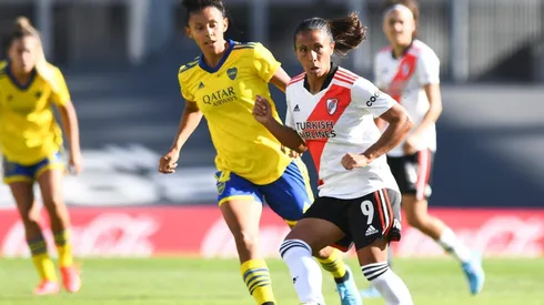 Las chicas de River enfrentarán a Boca desde las 15:30 en la Bombonera
