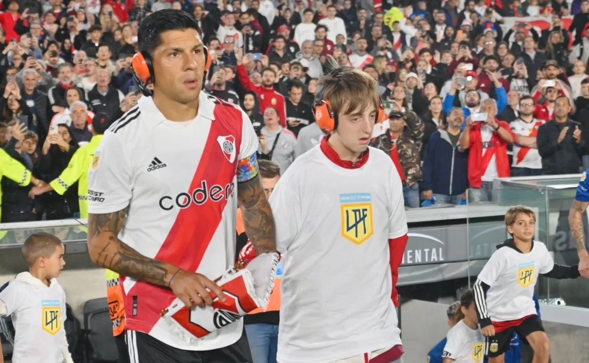 Enzo Pérez junto a Tomás Chiappe.