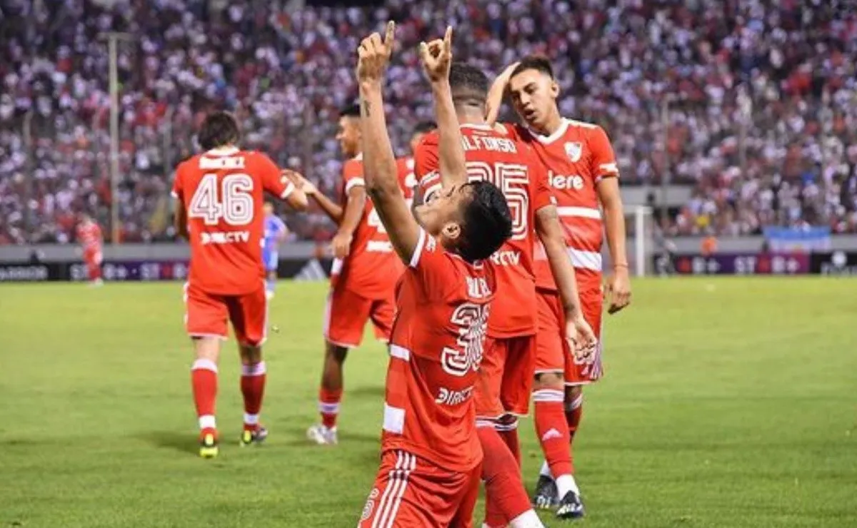 El emotivo festejo de Pablo Solari luego de su vuelta al gol frente a la U de Chile.