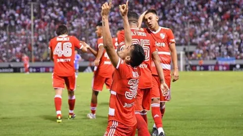 El emotivo festejo de Pablo Solari luego de su vuelta al gol frente a la U de Chile.