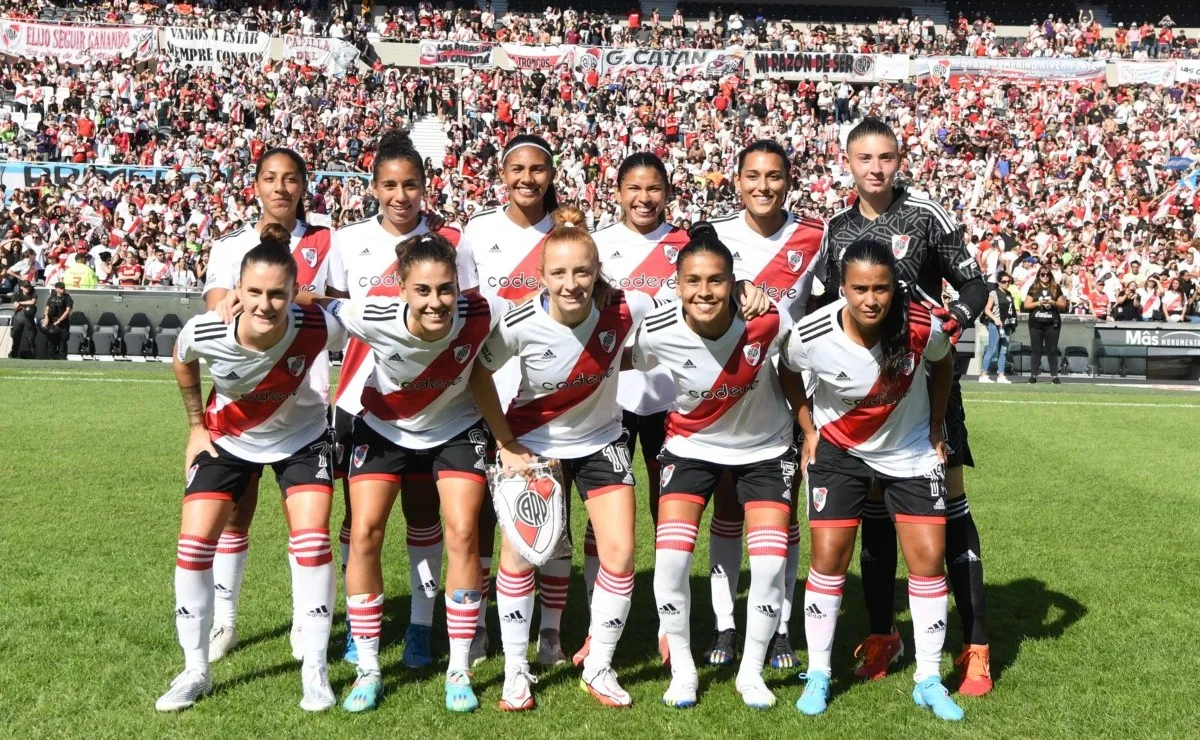 Las Más Grandes volvieron a jugar en el Monumental