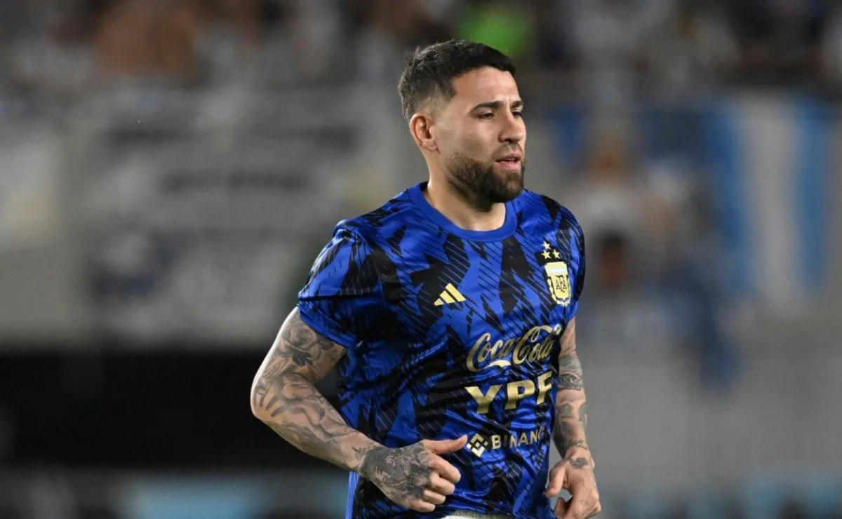 Otamendi no dejó de sonreir en toda la noche y vivió una jornada especial.
