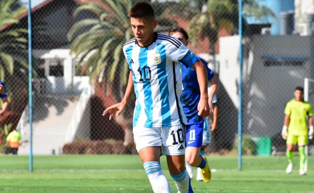 El Diablito vistió la 10 y fue el capitán del equipo.