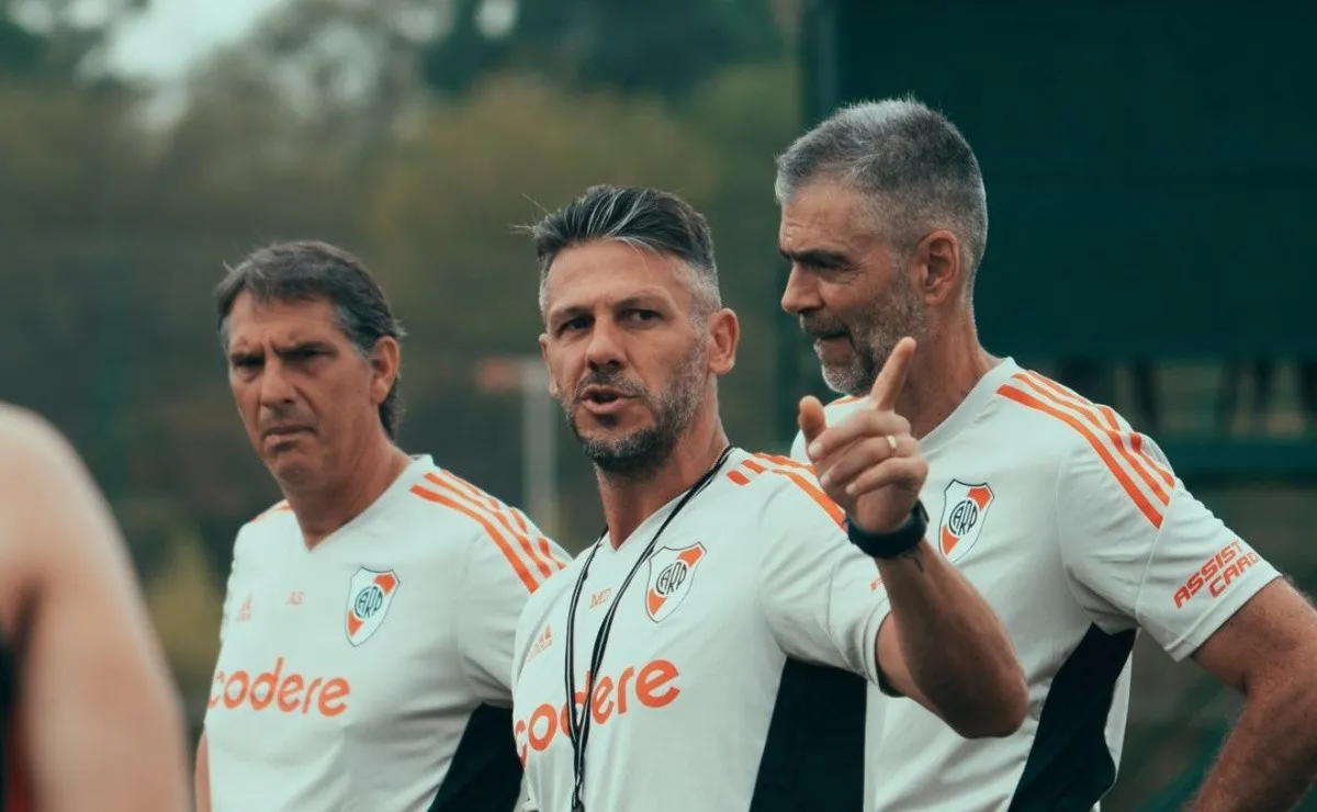 Micho empieza a planificar la semana.