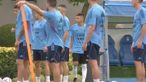 Imagen fuerte: el Diablito Echeverri entrenando con la Mayor.