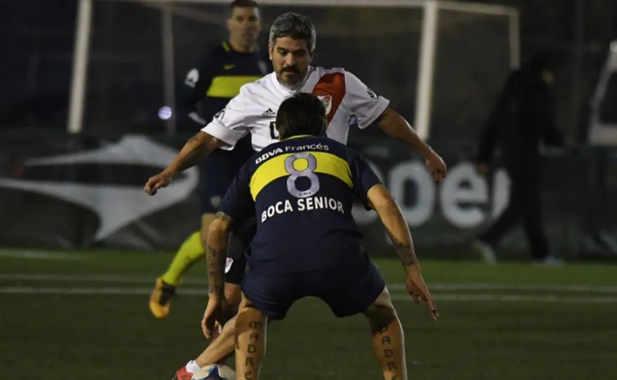 El Burrito ya enfrentó en varias ocasiones al eterno rival en Senior.