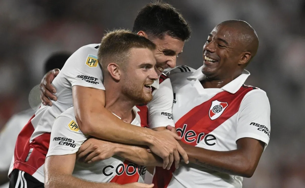 Beltrán fue el único delantero titular y respondió con dos goles en el Monumental.