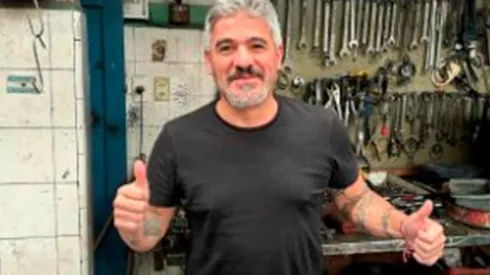 Ariel Ortega en el taller de Marito Argenta.