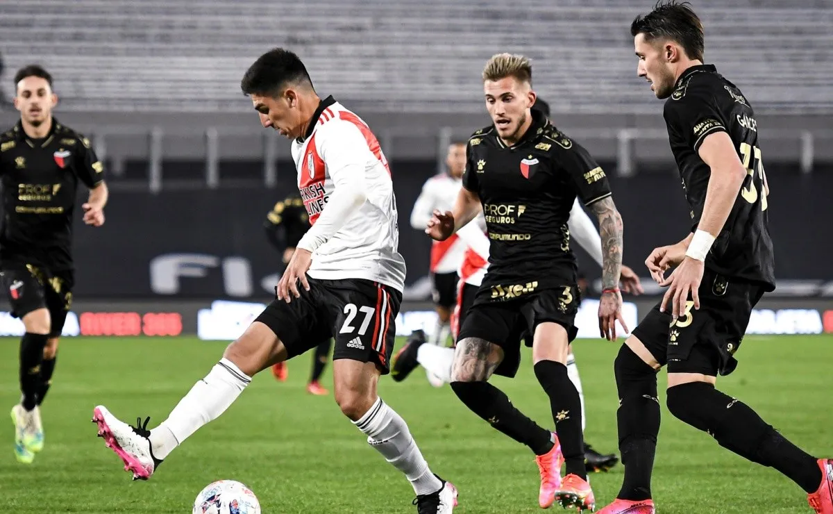 Agustín Fontana, 15 partidos y 0 goles en River.