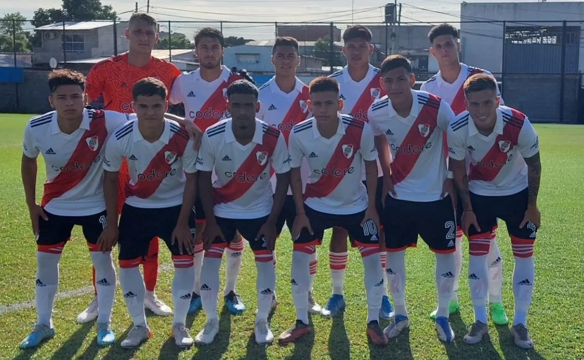 La Reserva del Más Grande le ganó a Arsenal y quedó puntero