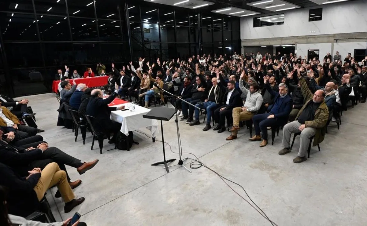 La Asamblea aprobó varios contratos que engrosarán las arcas del Más Grande.