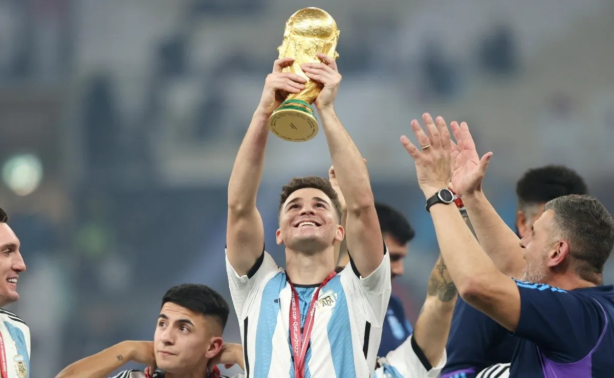 Julián, entre los mejores jugadores del mundo según el premio "The Best".