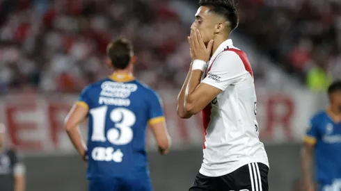 "Dame una", imploró Solari al cielo tras malograr una chance clara en el primer tiempo.