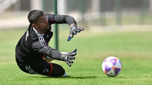 Petroli, el único del plantel que aún no debutó: "No me rindo y sigo entrenando"