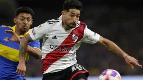 Milton Casco, cada día más asentado y referente, ahora se destacó como volante.