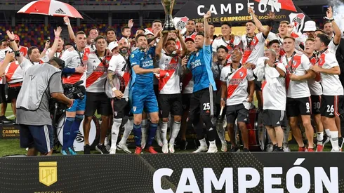 River ganó el Trofeo de Campeones en diciembre de 2021, después de ser campeón de la Liga Profesional y superar a Colón en la final.