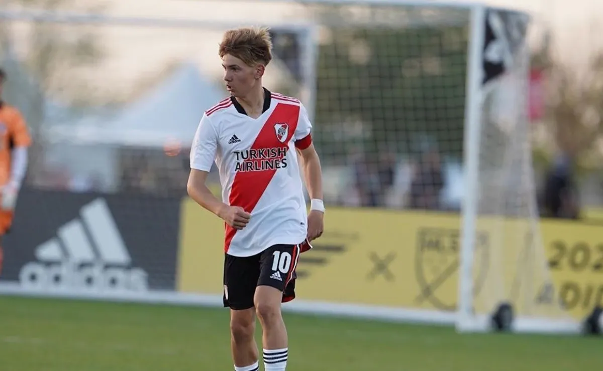 Tiene 17 años y en River se ilusionan con su progreso.