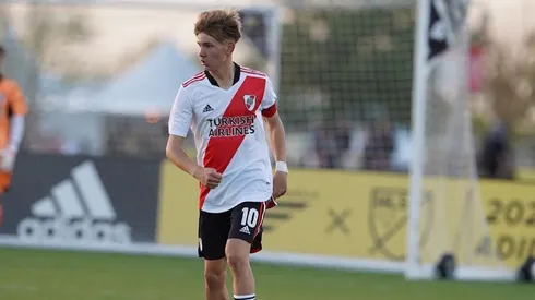 Tiene 17 años y en River se ilusionan con su progreso.