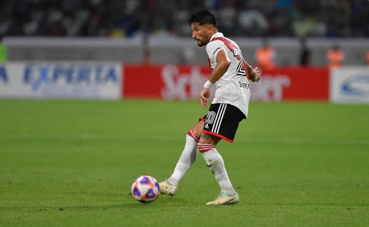 Milton Casco jugó un gran partido en Victoria contra Tigre.