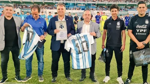 El Payaso recibió el cariño y el reconocimiento de los hinchas en Río Cuarto.