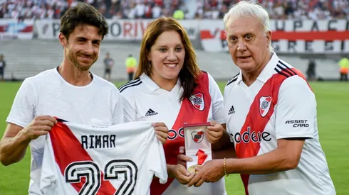 El Beto participó del homanaje a los campeones, pero mantuvo distancia con Passarella.