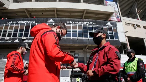 Los hinchas de River, víctimas de otro destrato de la seguridad.
