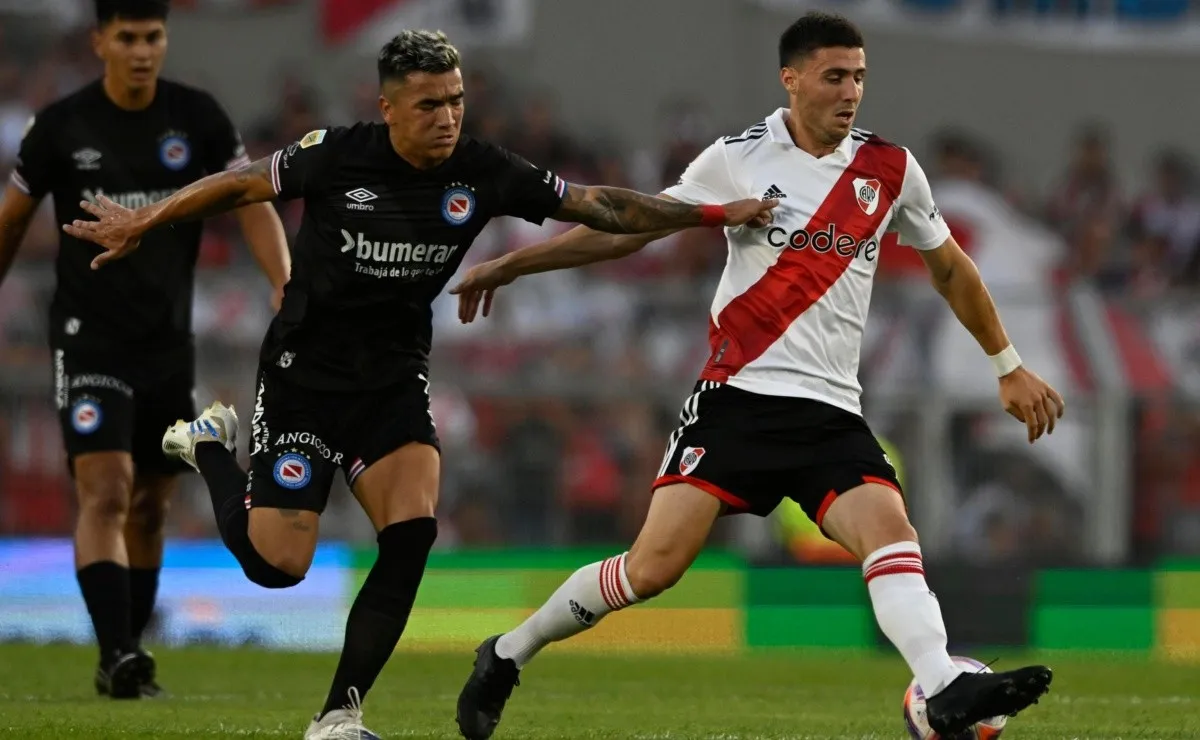 José Paradela y otro partido consagratorio con la camiseta de River.