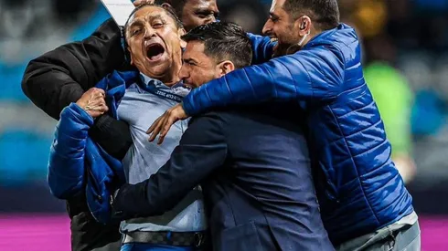 El festejo desenfrenado de Ramón y su cuerpo técnico tras la victoria frente al Flamengo.