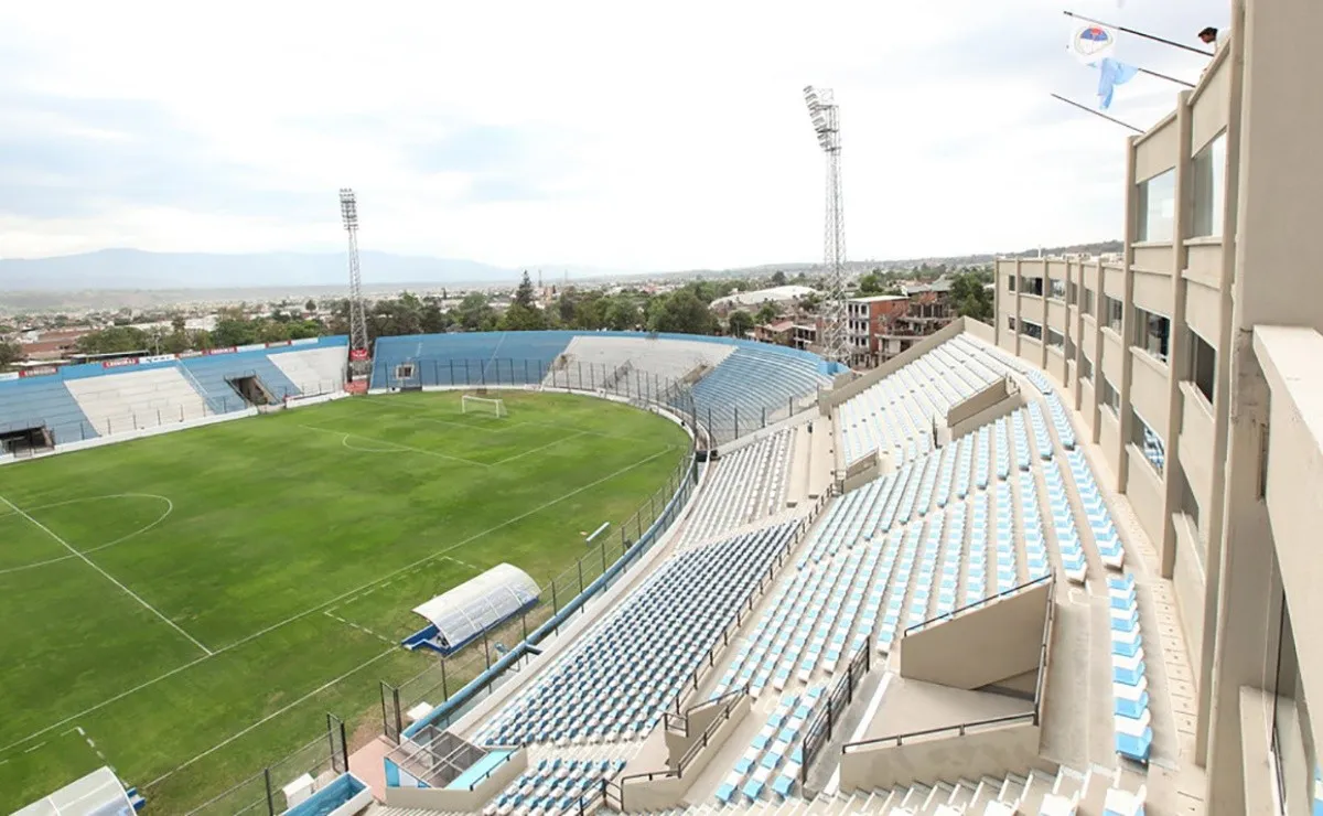Asoma la sede para el debut en Copa Argentina.