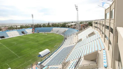 Asoma la sede para el debut en Copa Argentina.