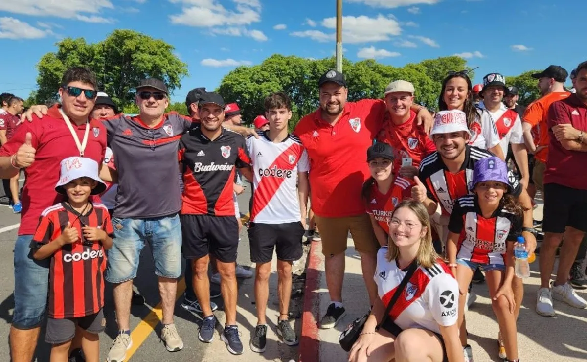 Esta es tu hinchada que te sigue a todas partes.