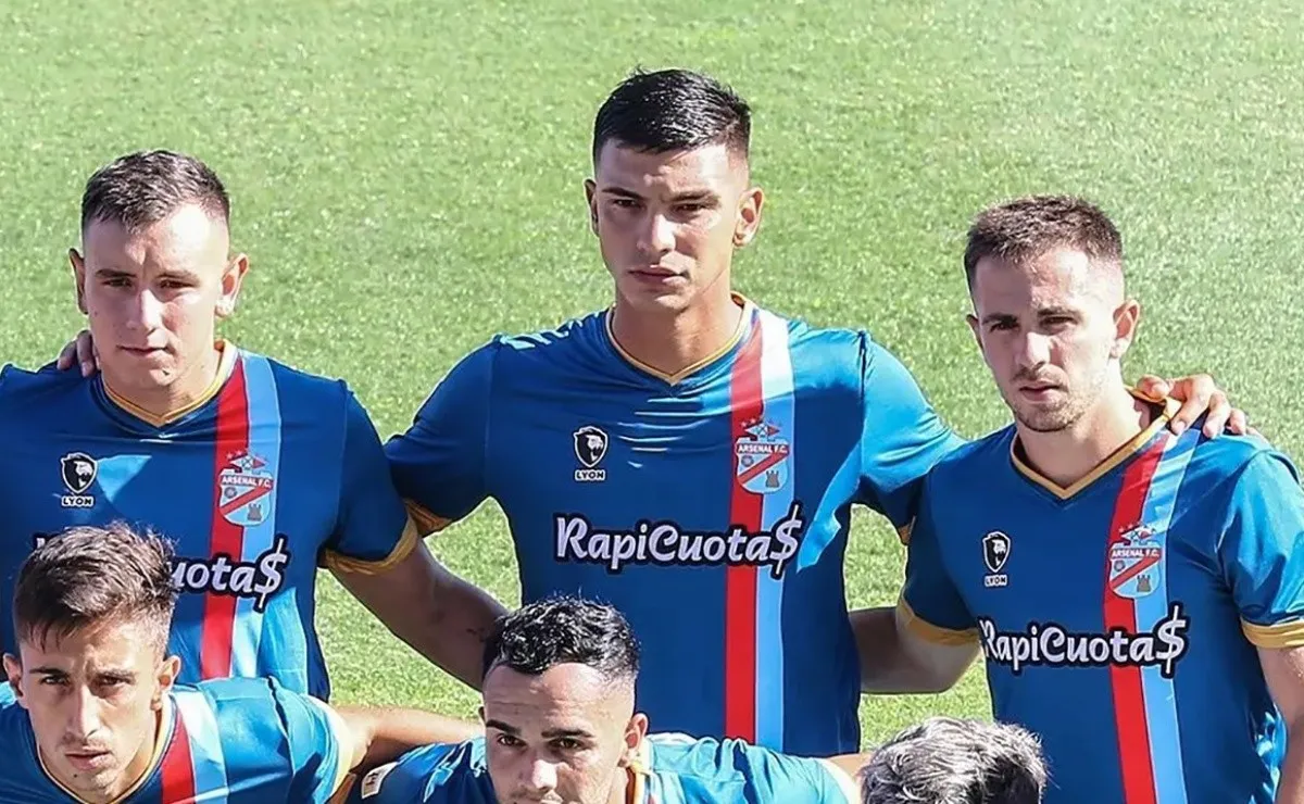 Felipe jugó desde el arranque en Arsenal y sumó sus primeros minutos.