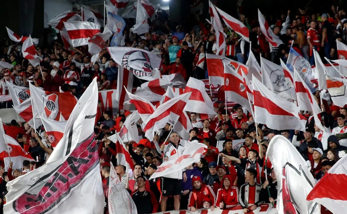 River pondrá a la venta el remanente de TLM el miércoles 1 de febrero.