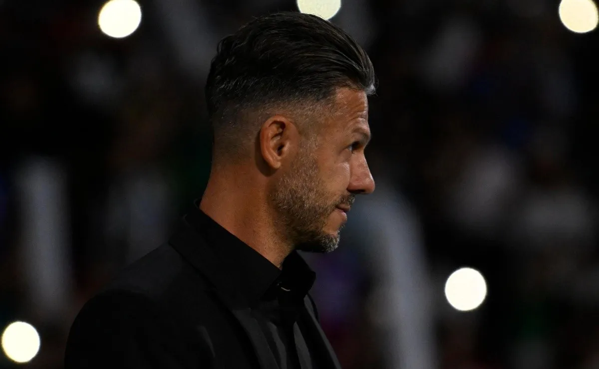 Micho tuvo su estreno como DT de River.