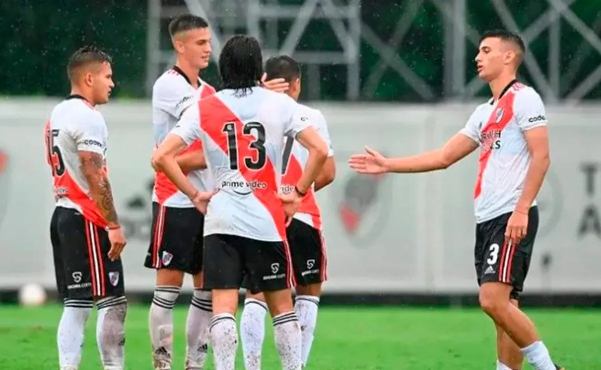 Un futbolista de la Reserva pasa a préstamo a Colón por un año.