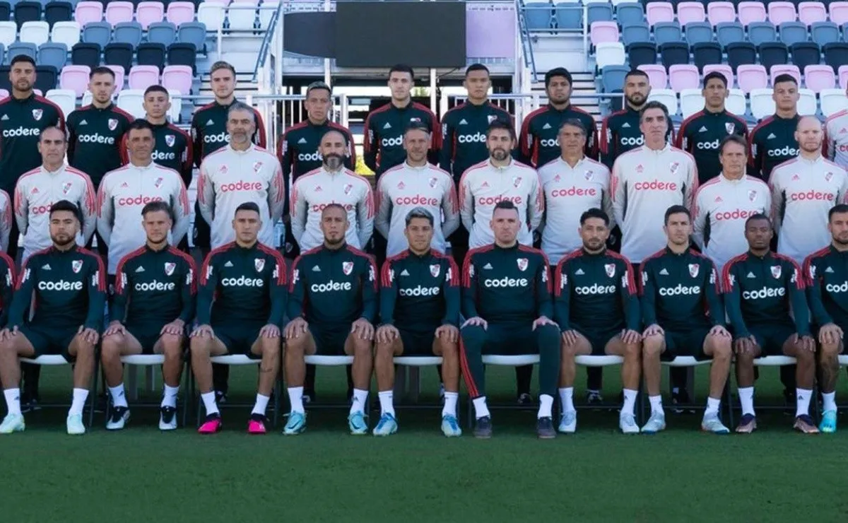 La foto oficial del plantel para este 2023 se sacó en Miami.