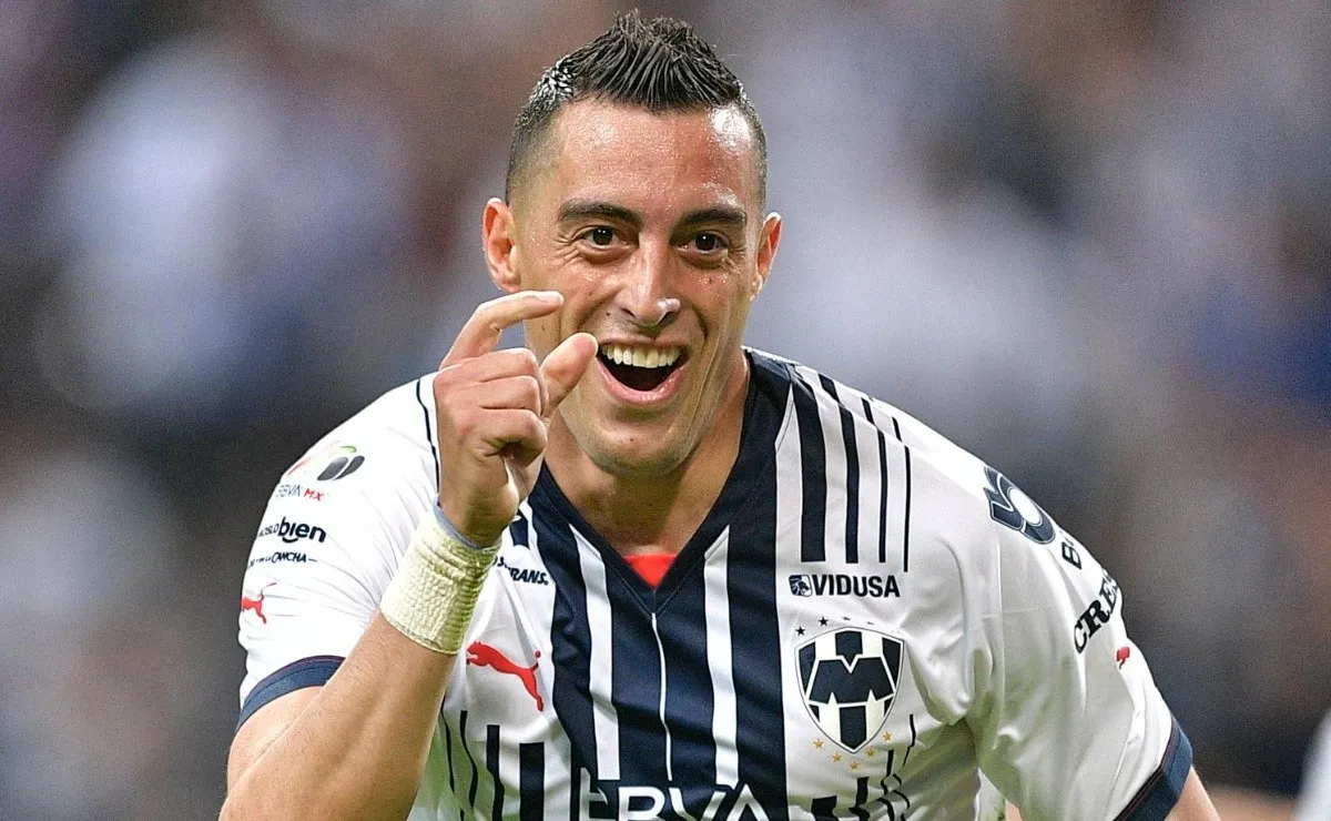 El Mellizo se sacó la mufa y anotó un triplete para la victoria en la Liga MX.