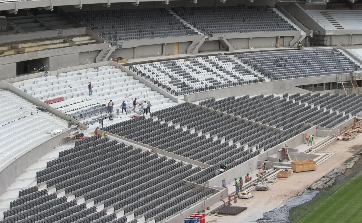 Avanzan las obras en el Monumental con la instalación de las nuevas butacas