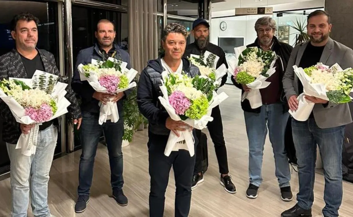 El Muñeco y su grupo de colaboradores llegó a Arabia Saudita para dirigir a las estrellas.