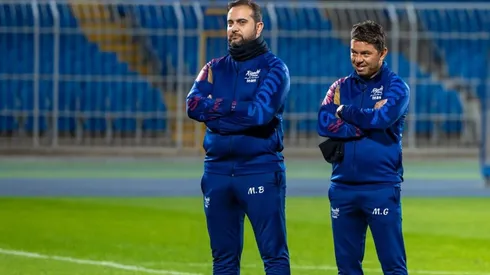 Gallardo y Mariano Barnao, observando aténtamente la práctica.