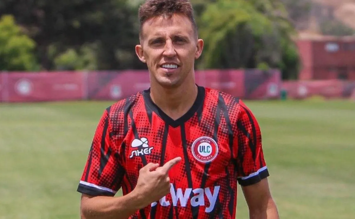 El ex volante millonario fue presentado en su nuevo club en Chile.