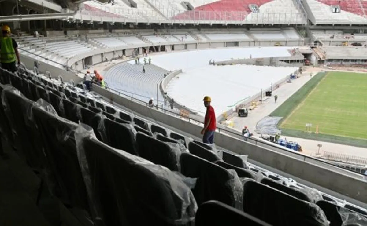 La platea San Martín Media comienza a tomar forma con las nuevas butacas.