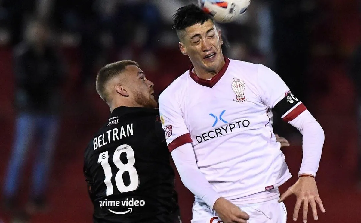 Lucas Merolla es uno de los centrales más buscado de este mercado de pases.