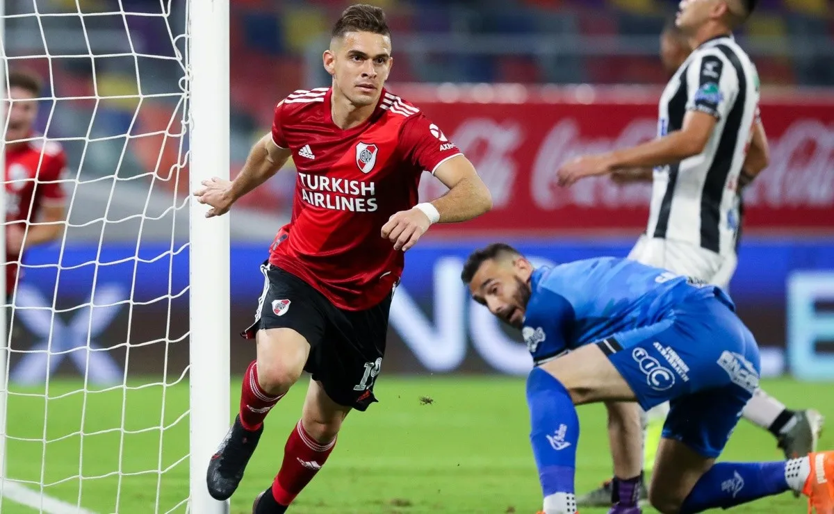 Rafael Santos Borré desea volver a River.